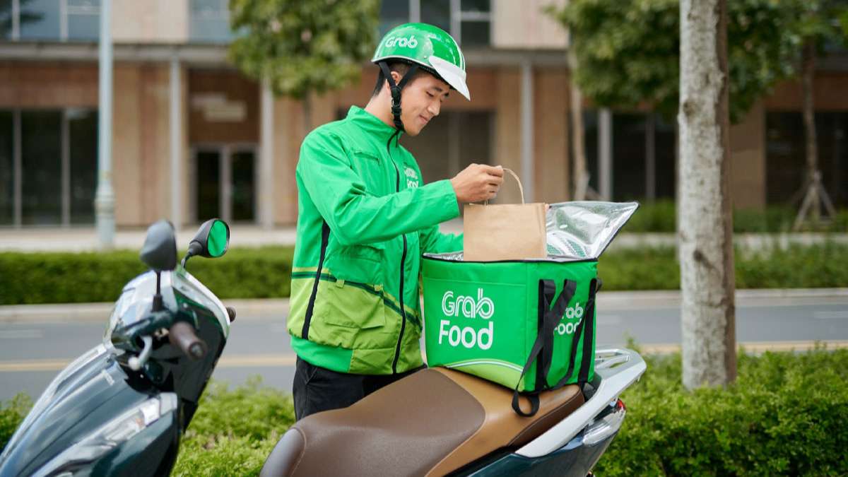 cach-dat-do-an-tren-grab-1